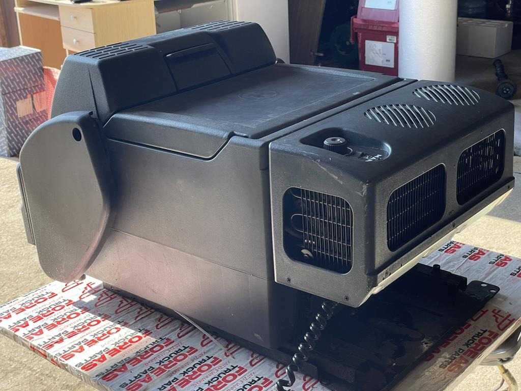 MAN CABIN FOOD REFRIGERATOR TGA - TGX CABIN FOOD REFRIGERATOR WITH TABLE 81.63910.6017 - Cabin và nội thất cho Xe tải: hình 5 MAN CABIN FOOD REFRIGERATOR TGA - TGX CABIN FOOD REFRIGERATOR WITH TABLE 81.63910.6017 - Cabin và nội thất cho Xe tải: hình 5