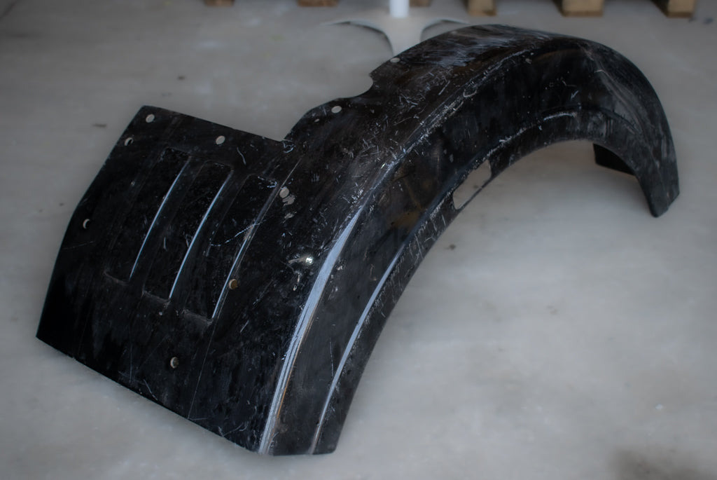 MERCEDES-BENZ 381-389 RIGHT CABIN FENDER (PASSENGER) - Thân xe và ngoại thất cho Xe tải: hình 1 MERCEDES-BENZ 381-389 RIGHT CABIN FENDER (PASSENGER) - Thân xe và ngoại thất cho Xe tải: hình 1