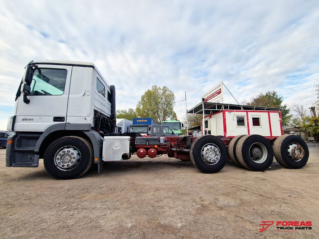 MERCEDES-BENZ ACTROS 3241 8x2 EURO 5 INTARDER - Xe tải khung gầm: hình 4 MERCEDES-BENZ ACTROS 3241 8x2 EURO 5 INTARDER - Xe tải khung gầm: hình 4