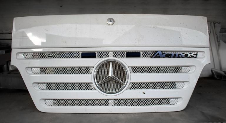 MERCEDES-BENZ ACTROS MEGA SPACE MP II - Nắp máy cho Xe tải: hình 1 MERCEDES-BENZ ACTROS MEGA SPACE MP II - Nắp máy cho Xe tải: hình 1