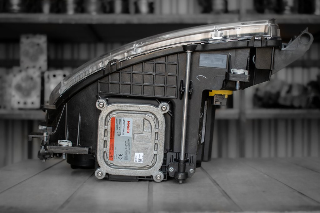 MERCEDES-BENZ ACTROS MP IV EURO VI XENON HEADLIGHT - FRONT - PASSENGER - Đèn trước cho Xe tải: hình 4 MERCEDES-BENZ ACTROS MP IV EURO VI XENON HEADLIGHT - FRONT - PASSENGER - Đèn trước cho Xe tải: hình 4