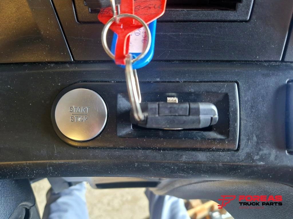 MERCEDES-BENZ ACTROS MP4 - Bảng điều khiển cho Xe tải: hình 3 MERCEDES-BENZ ACTROS MP4 - Bảng điều khiển cho Xe tải: hình 3