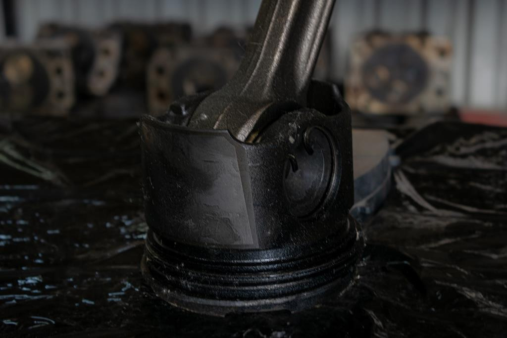 MERCEDES-BENZ ACTROS PISTON WITH CONNECTING ROD EURO VI FOR ENGINE CODE ΟΜ 471 - Cần nối cho Xe tải: hình 2 MERCEDES-BENZ ACTROS PISTON WITH CONNECTING ROD EURO VI FOR ENGINE CODE ΟΜ 471 - Cần nối cho Xe tải: hình 2