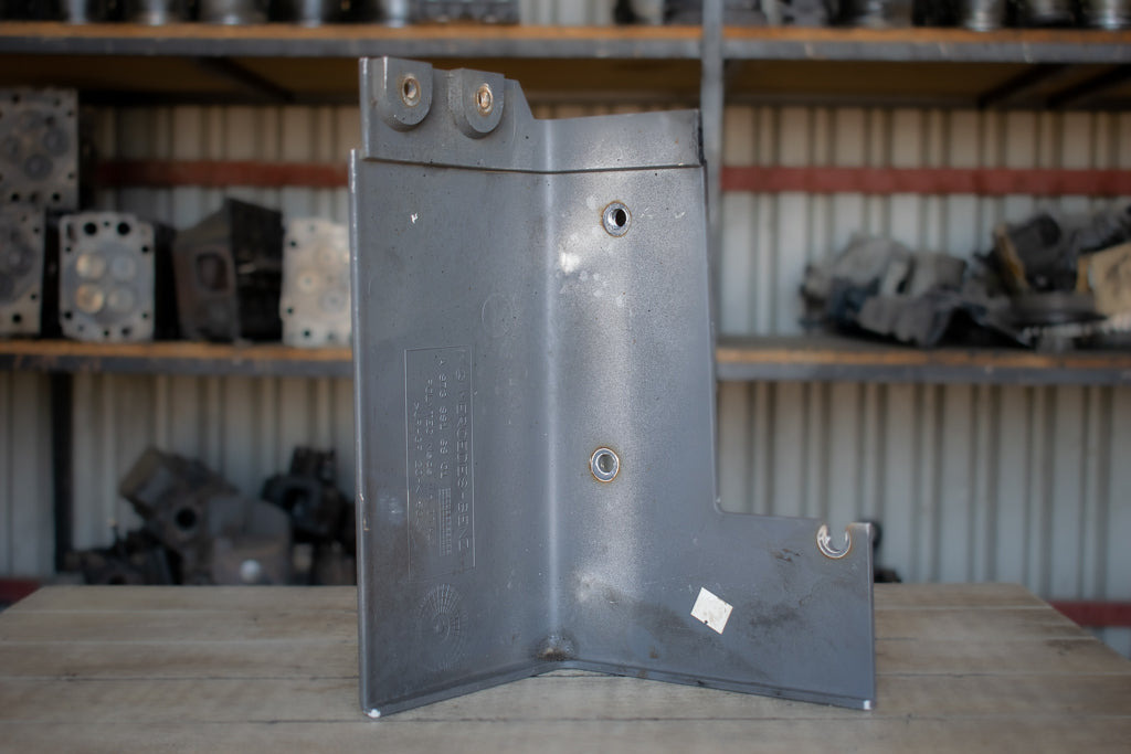 MERCEDES-BENZ ATEGO CABIN FRONT FENDER EXTENSION - Vè cho Xe tải: hình 2 MERCEDES-BENZ ATEGO CABIN FRONT FENDER EXTENSION - Vè cho Xe tải: hình 2