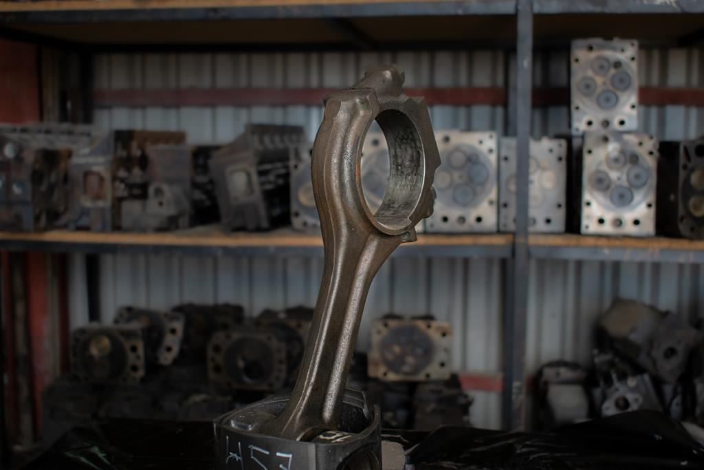 MERCEDES-BENZ AXOR PISTON WITH CONNECTING ROD FOR ENGINE CODE OM 457 - Cần nối cho Xe tải: hình 1 MERCEDES-BENZ AXOR PISTON WITH CONNECTING ROD FOR ENGINE CODE OM 457 - Cần nối cho Xe tải: hình 1