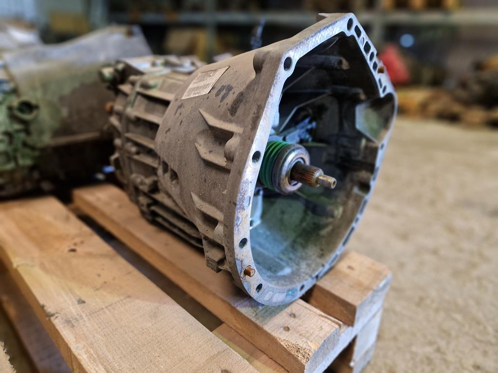 MERCEDES-BENZ SPRINTER 711620 - Hộp số cho Xe tải: hình 3 MERCEDES-BENZ SPRINTER 711620 - Hộp số cho Xe tải: hình 3