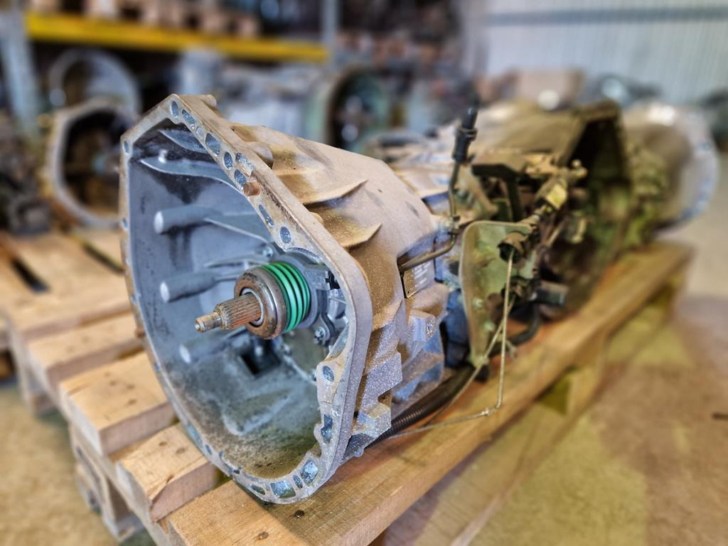 MERCEDES-BENZ SPRINTER 711620 - Hộp số cho Xe tải: hình 1 MERCEDES-BENZ SPRINTER 711620 - Hộp số cho Xe tải: hình 1