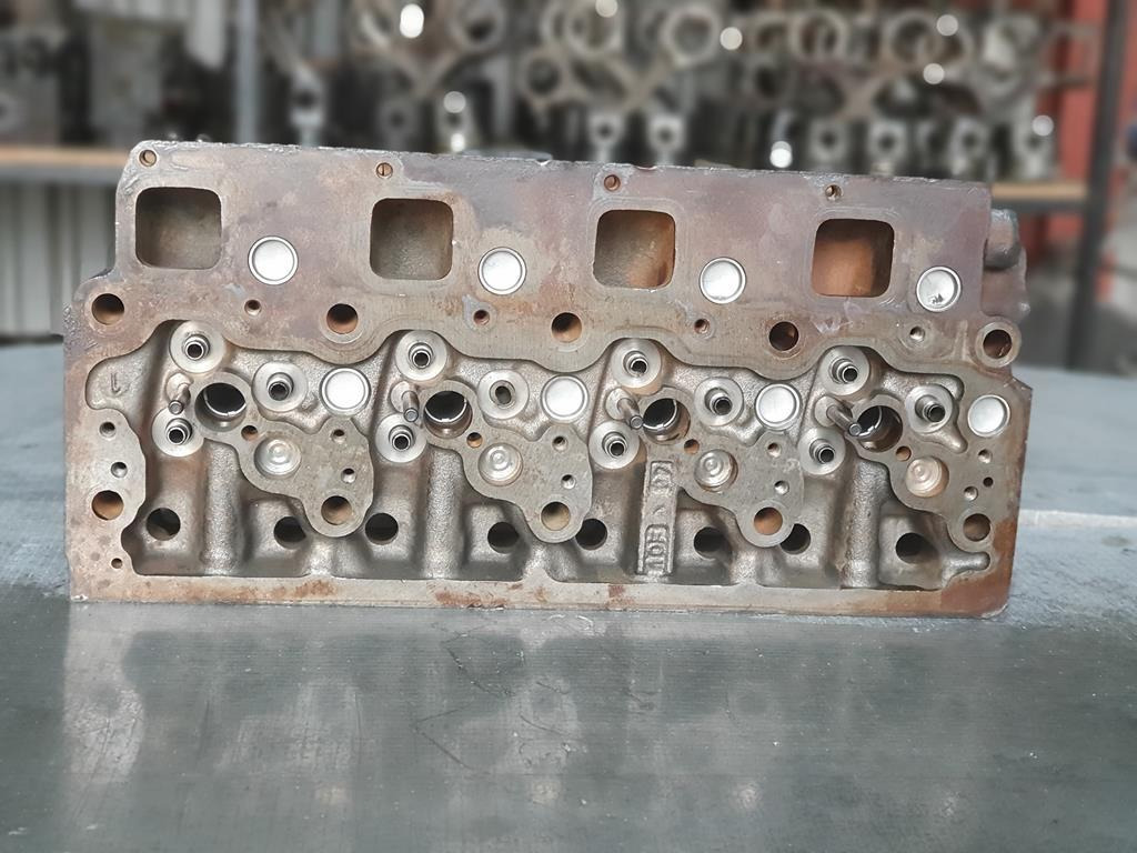 MERCEDES-BENZ VARIO - Đầu xilanh cho Xe tải: hình 2 MERCEDES-BENZ VARIO - Đầu xilanh cho Xe tải: hình 2