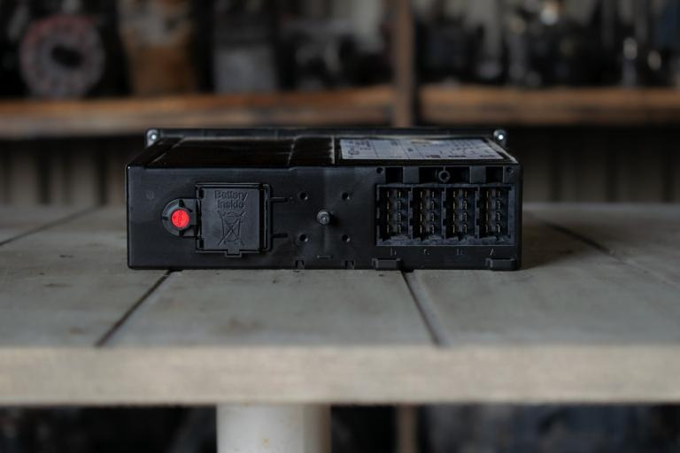 MERCEDES SPRINTER 12V - Máy đo tốc độ cho Xe tải: hình 3 MERCEDES SPRINTER 12V - Máy đo tốc độ cho Xe tải: hình 3