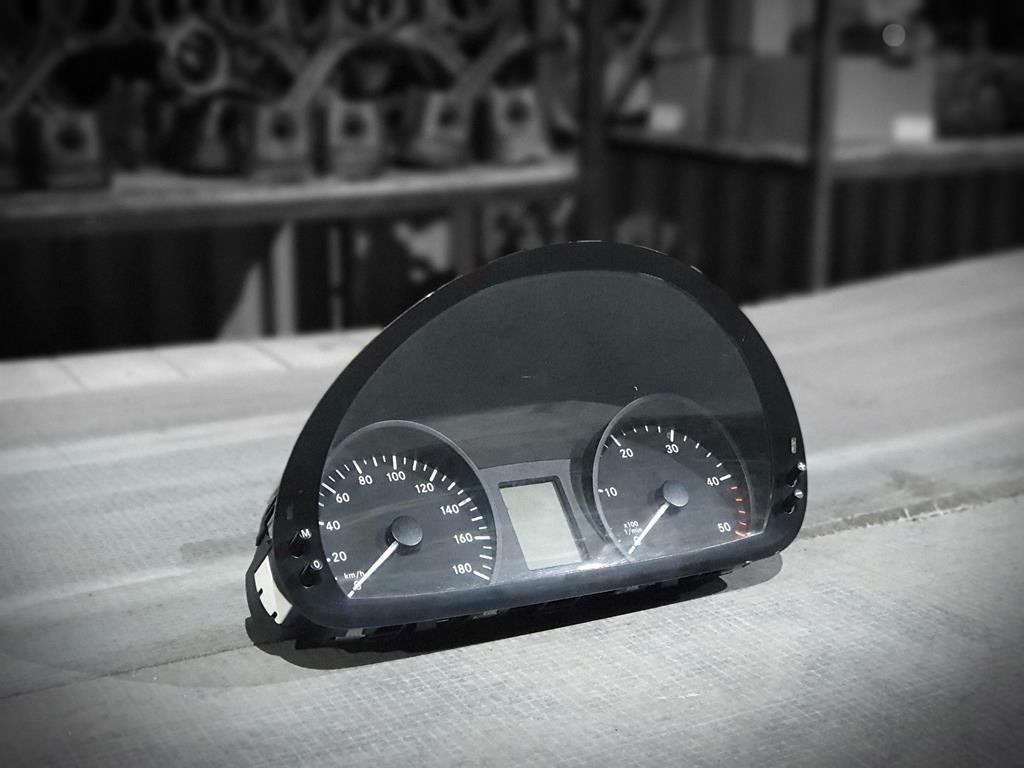 MERCEDES SPRINTER 906 - Bảng điều khiển cho Xe tải: hình 2 MERCEDES SPRINTER 906 - Bảng điều khiển cho Xe tải: hình 2