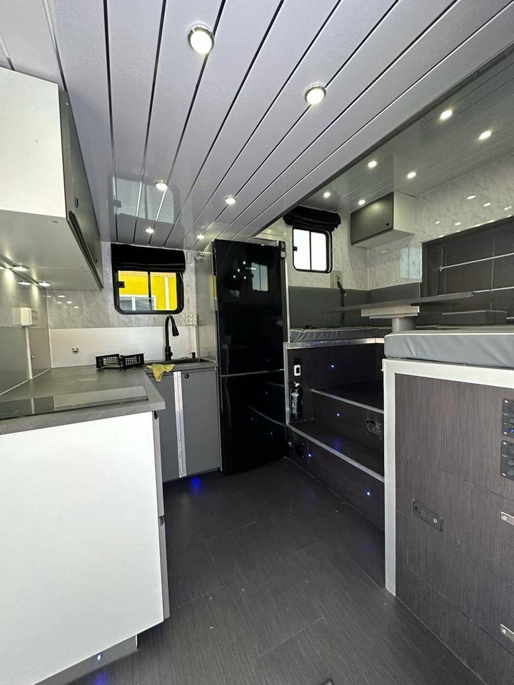 Xe tải chở gia súc Mercedes-Benz Actros: hình 11 Xe tải chở gia súc Mercedes-Benz Actros: hình 11