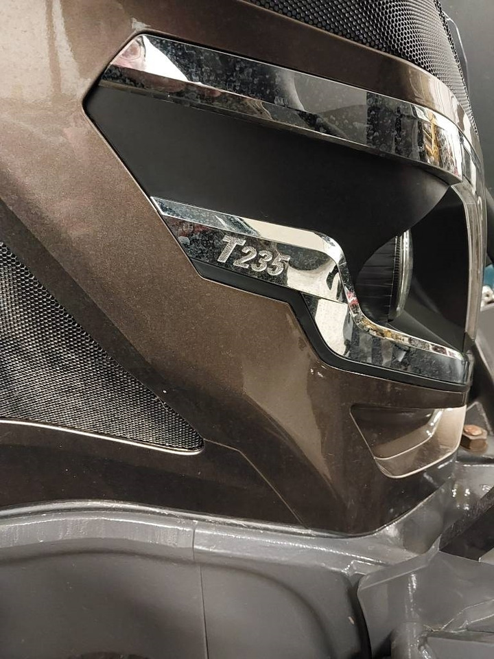 Valtra T 235 - Máy cày: hình 5 Valtra T 235 - Máy cày: hình 5