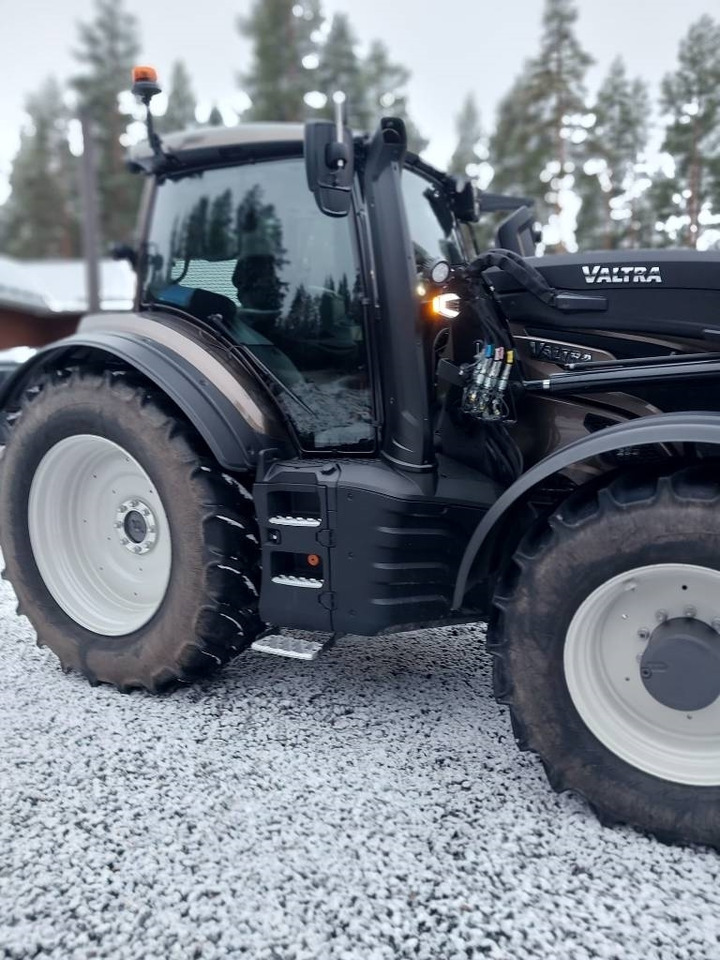 Valtra T 235 - Máy cày: hình 3 Valtra T 235 - Máy cày: hình 3
