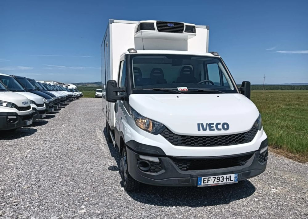 Iveco 35C13, 35C12, 35C14, 35C15 - Xe van đông lạnh: hình 3 Iveco 35C13, 35C12, 35C14, 35C15 - Xe van đông lạnh: hình 3