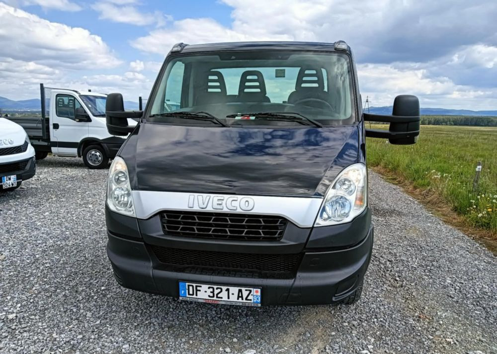 Iveco 35C13, 35C12, 35C14, 35C15 - Xe tải khung gầm: hình 4 Iveco 35C13, 35C12, 35C14, 35C15 - Xe tải khung gầm: hình 4