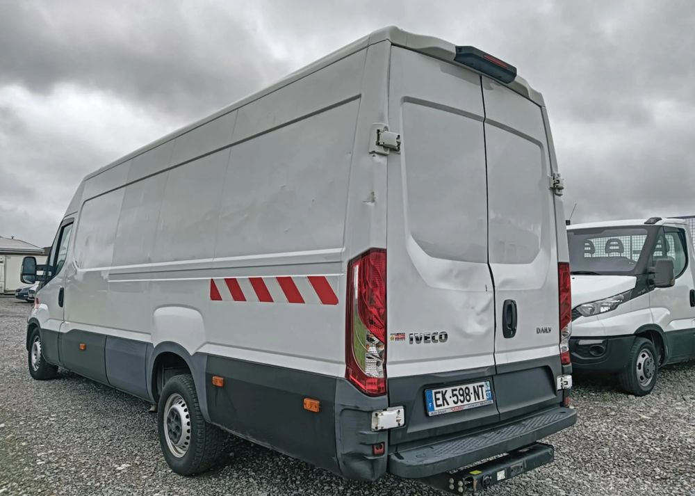 Iveco 35S14,35S13,35C13,35C12, - Xe van chở hàng: hình 2 Iveco 35S14,35S13,35C13,35C12, - Xe van chở hàng: hình 2