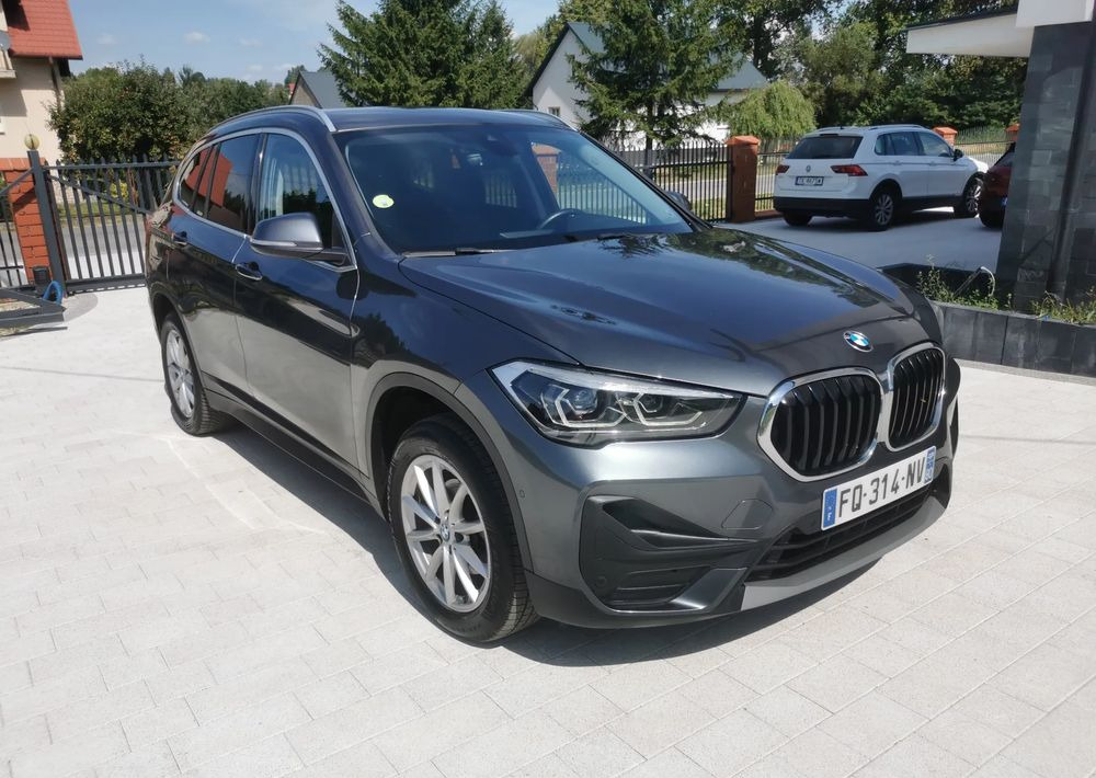 BMW X1 sDrive16d - Xe wagon: hình 1 BMW X1 sDrive16d - Xe wagon: hình 1