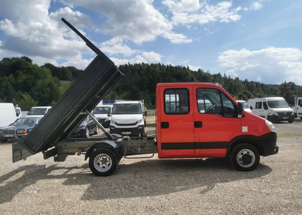 Iveco Daily 35C13 Brygadówka wywrotka Klimatyzacja Dubel hak kiper doka 35C13 - Xe ben nhỏ: hình 2 Iveco Daily 35C13 Brygadówka wywrotka Klimatyzacja Dubel hak kiper doka 35C13 - Xe ben nhỏ: hình 2