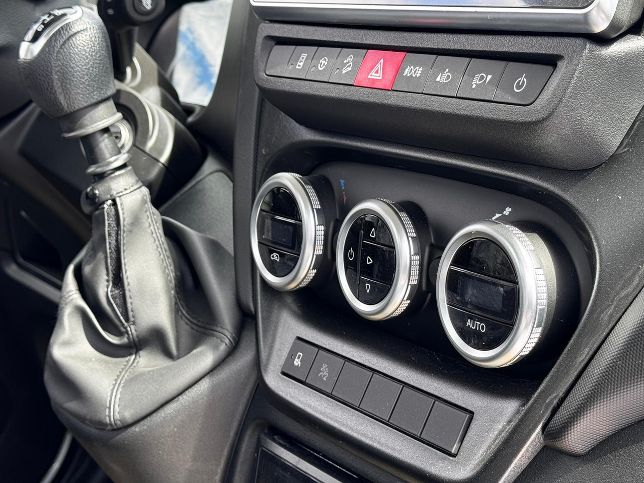 Cho thuê Iveco Daily 70C18 Iveco Daily 70C18: hình 13