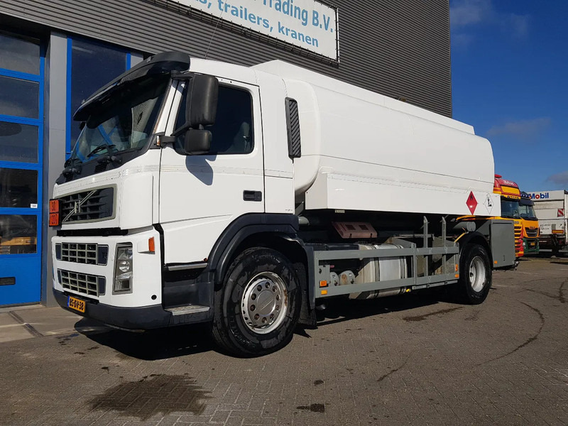 Volvo FM 9.340 Petrol, Diesel 17000 Ltr. 3 Compartementen - Xe bồn: hình 2 Volvo FM 9.340 Petrol, Diesel 17000 Ltr. 3 Compartementen - Xe bồn: hình 2