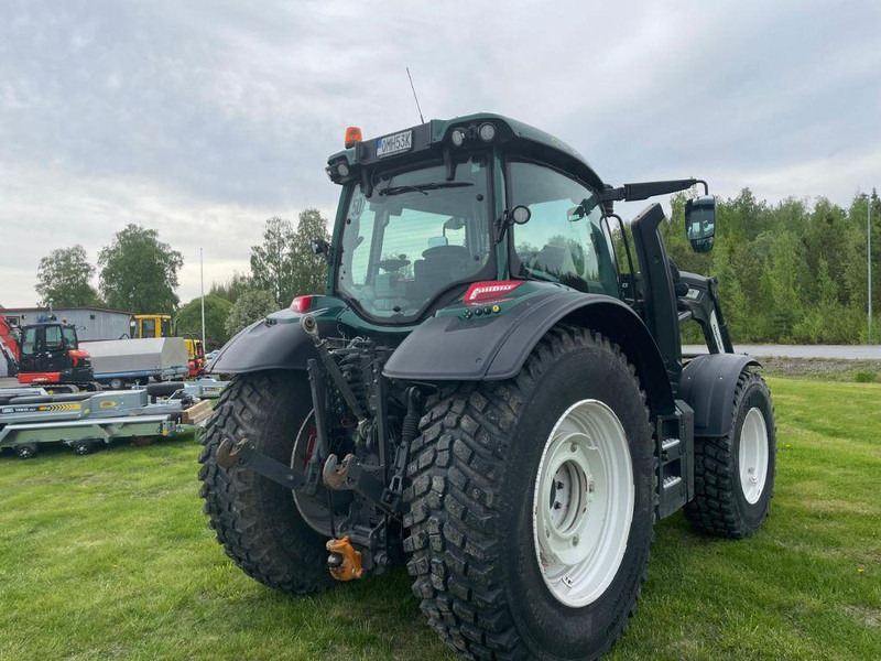 Valtra N154E Versu SmartTouch MR19 Valtra N154E Versu SmartTouch MR19 med frontlastare Quicke Q5M - Máy cày: hình 5 Valtra N154E Versu SmartTouch MR19 Valtra N154E Versu SmartTouch MR19 med frontlastare Quicke Q5M - Máy cày: hình 5