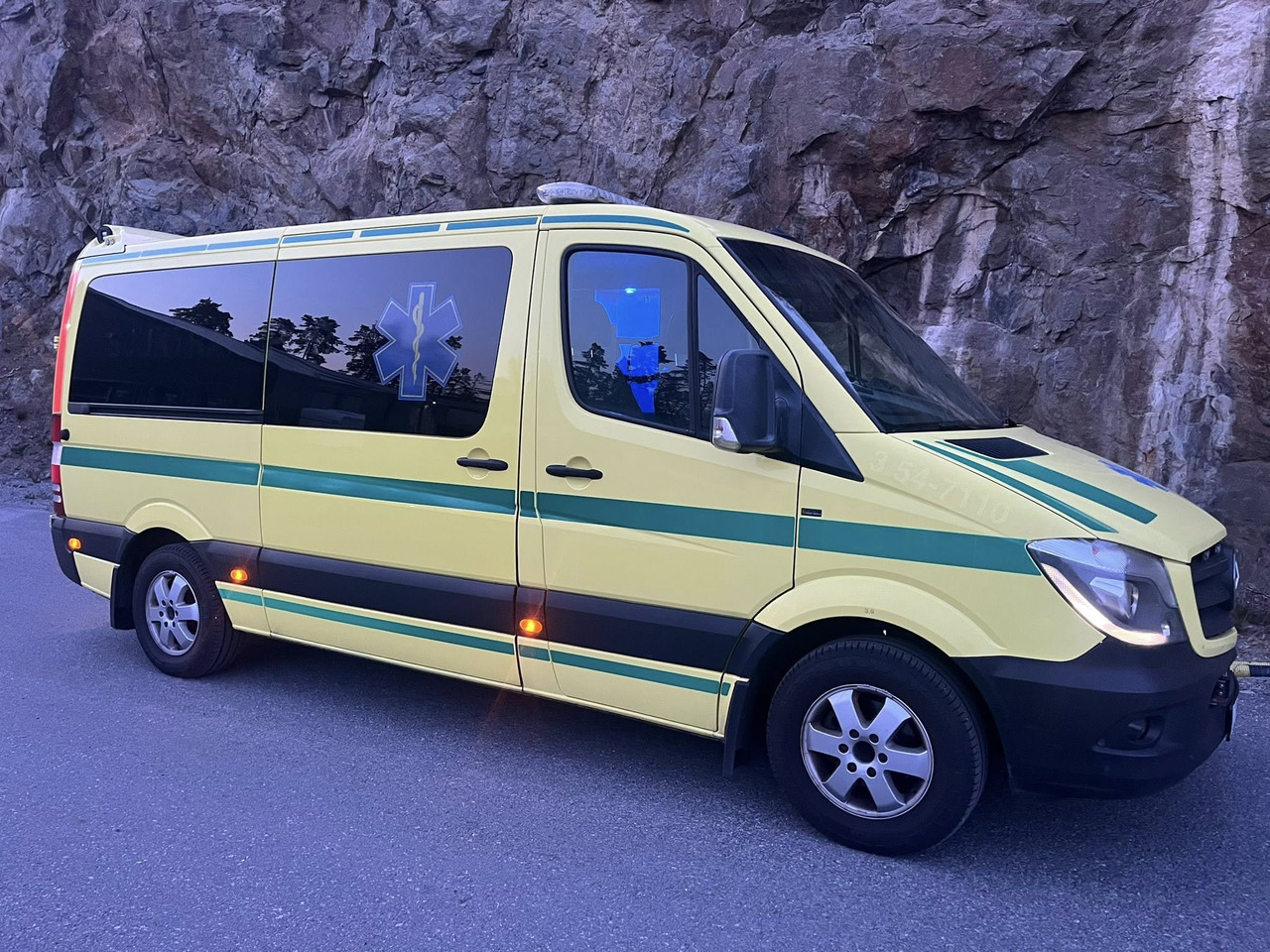 Mercedes-Benz Sprinter 316 - 2 stretcher - Xe cứu thương: hình 1 Mercedes-Benz Sprinter 316 - 2 stretcher - Xe cứu thương: hình 1