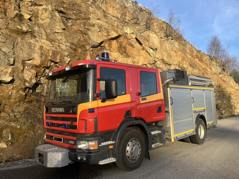 SCANIA P94GB 4x2 NZ310 - Fire engine - RESERVERAD !! - Xe tải cứu hỏa: hình 2 SCANIA P94GB 4x2 NZ310 - Fire engine - RESERVERAD !! - Xe tải cứu hỏa: hình 2