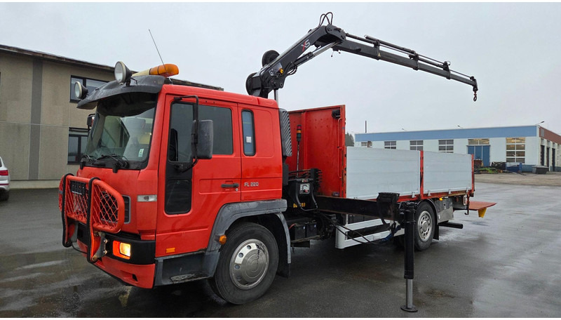 Volvo FL220 4X2 HIAB 077 - Xe tải thùng lửng/ Phẳng, Xe cẩu tự hành: hình 1 Volvo FL220 4X2 HIAB 077 - Xe tải thùng lửng/ Phẳng, Xe cẩu tự hành: hình 1