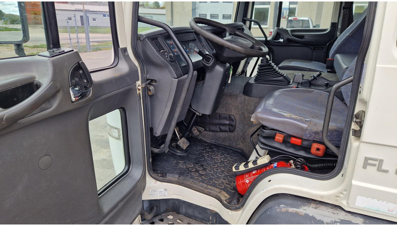 Xe tải thùng lửng/ Phẳng, Xe cẩu tự hành Volvo FL220 4X2 Palfinger PK7501: hình 15
