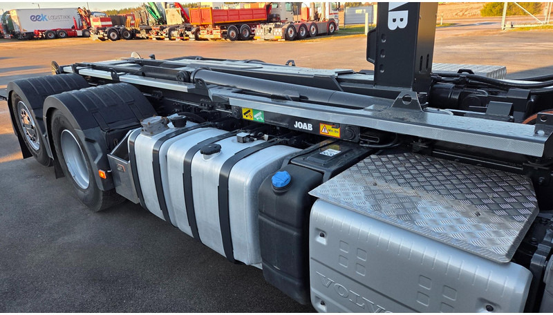 Xe tải nâng móc Volvo FM410 6X2*4: hình 7