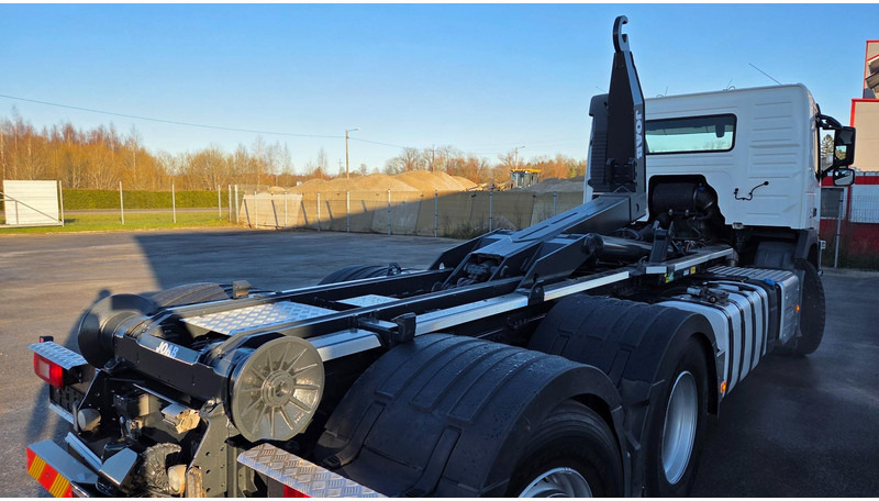 Xe tải nâng móc Volvo FM410 6X2*4: hình 9