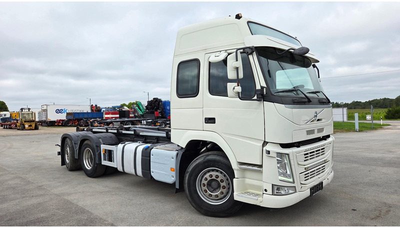 Volvo FM460 6X2*4 - Xe tải nâng móc: hình 2 Volvo FM460 6X2*4 - Xe tải nâng móc: hình 2