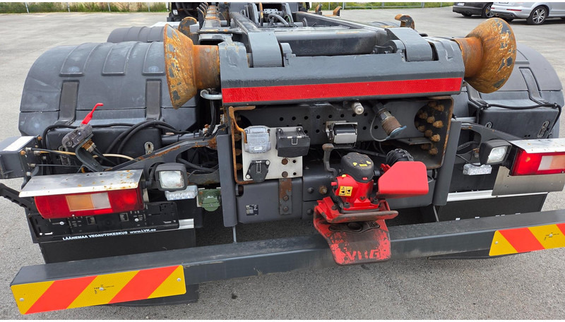 Volvo FM460 6X2*4 - Xe tải nâng móc: hình 5 Volvo FM460 6X2*4 - Xe tải nâng móc: hình 5