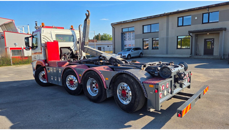 Volvo FM460 8X2*6 - Xe tải nâng móc: hình 4 Volvo FM460 8X2*6 - Xe tải nâng móc: hình 4