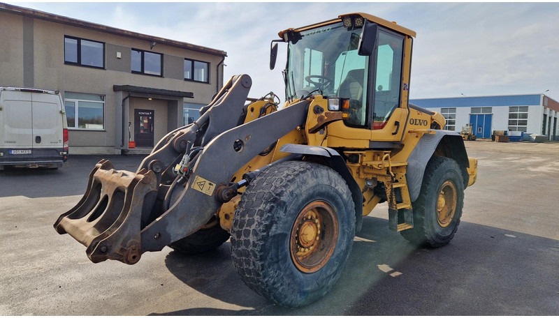 Volvo L90F - Máy xúc lật bánh lốp: hình 1 Volvo L90F - Máy xúc lật bánh lốp: hình 1