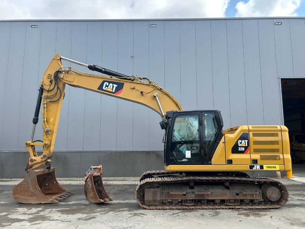 CAT 320 (Trimble / 2 Buckets) - Máy xúc bánh xích: hình 1 CAT 320 (Trimble / 2 Buckets) - Máy xúc bánh xích: hình 1