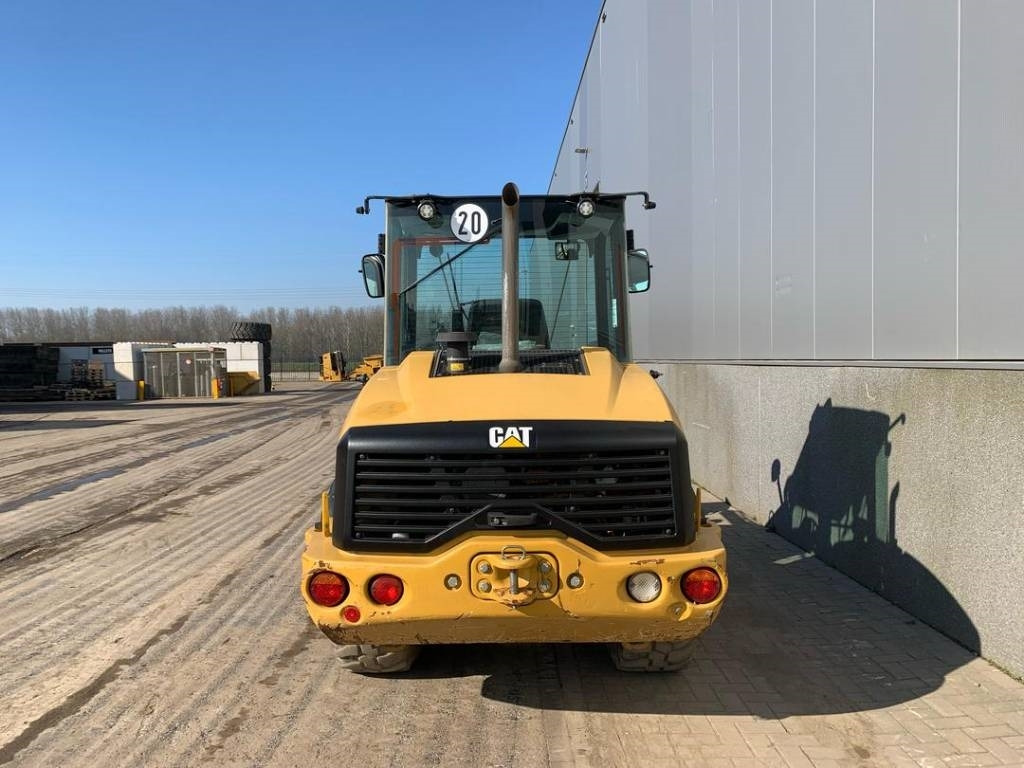 CAT 906  - Máy xúc lật bánh lốp: hình 4 CAT 906  - Máy xúc lật bánh lốp: hình 4