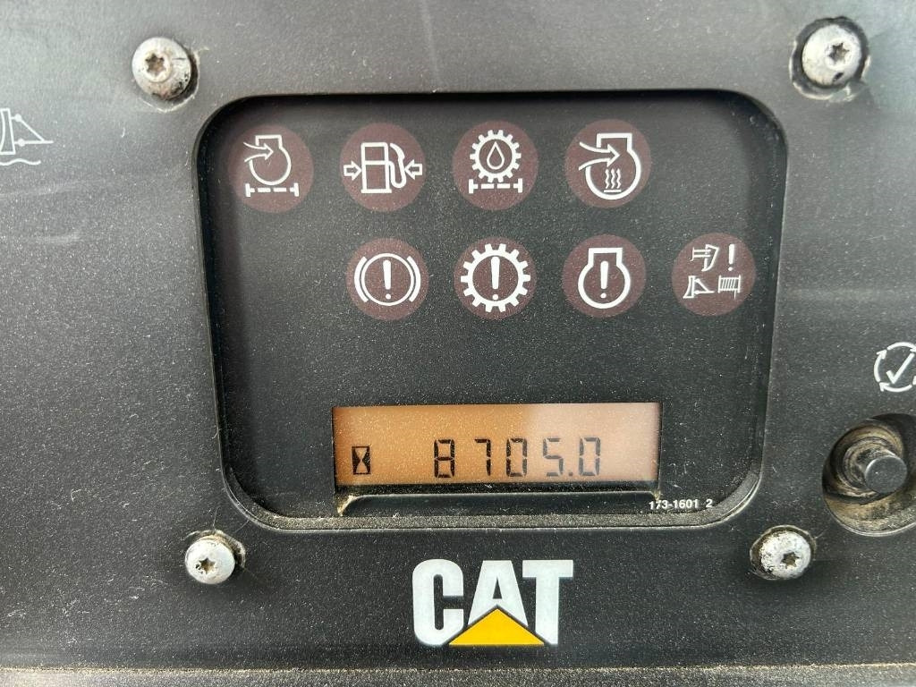 CAT D 6 T XL (Under Preparation + New Tracks) - Máy ủi: hình 4 CAT D 6 T XL (Under Preparation + New Tracks) - Máy ủi: hình 4