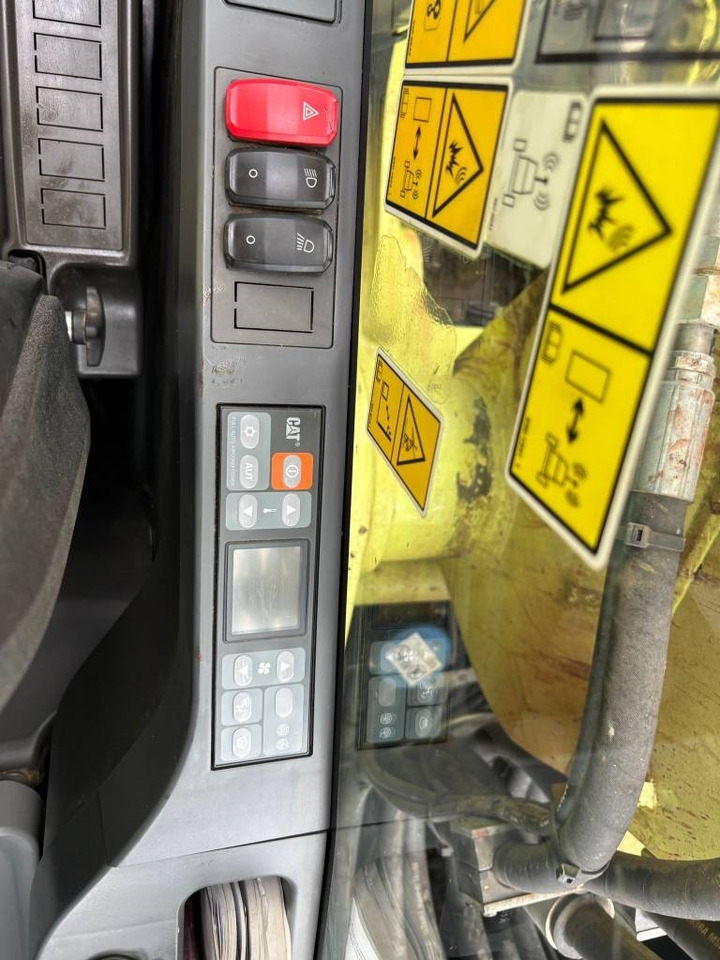 Máy xúc bánh lốp CAT M 320 F: hình 13 Máy xúc bánh lốp CAT M 320 F: hình 13