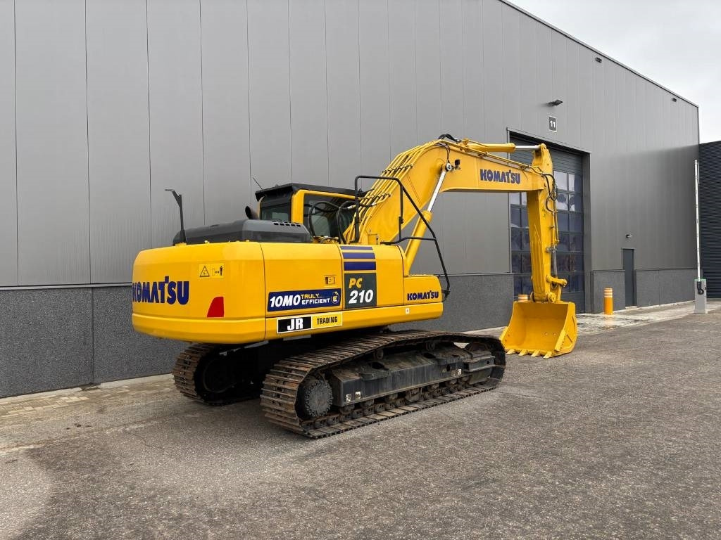 Komatsu PC 210-10M0 - Máy xúc bánh xích: hình 5 Komatsu PC 210-10M0 - Máy xúc bánh xích: hình 5