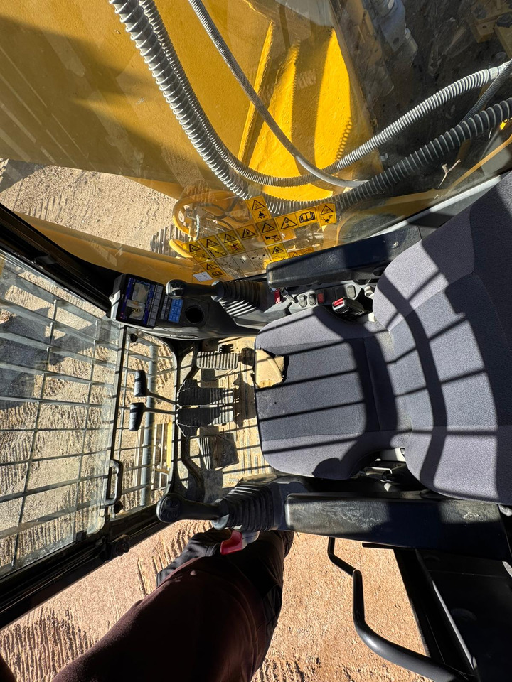 KOMATSU PC210 NLC-11 - Máy xúc mini: hình 4 KOMATSU PC210 NLC-11 - Máy xúc mini: hình 4