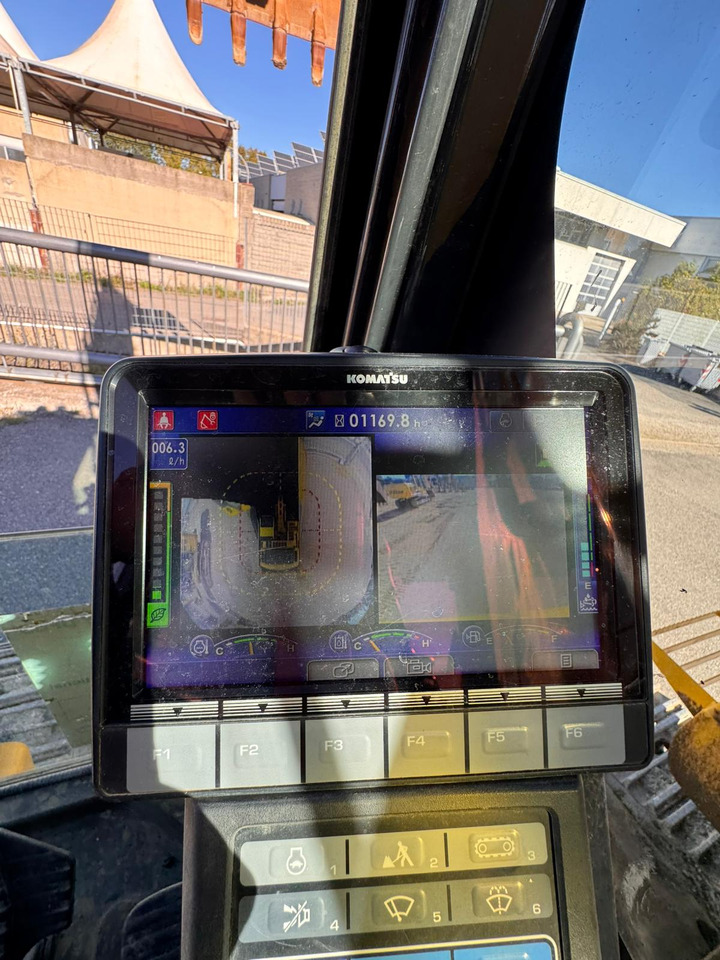 KOMATSU PC210 NLC-11 - Máy xúc: hình 3 KOMATSU PC210 NLC-11 - Máy xúc: hình 3