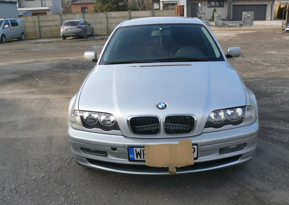 BMW Seria 3 320i - Xe hơi: hình 1 BMW Seria 3 320i - Xe hơi: hình 1