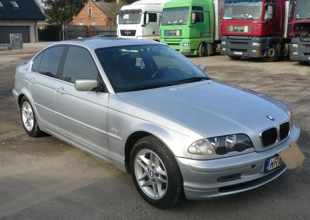 BMW Seria 3 320i - Xe hơi: hình 2 BMW Seria 3 320i - Xe hơi: hình 2