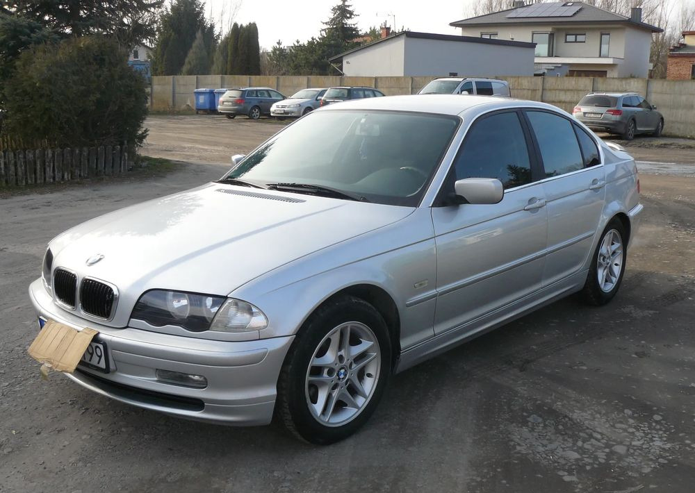 BMW Seria 3 320i - Sedan: hình 3 BMW Seria 3 320i - Sedan: hình 3