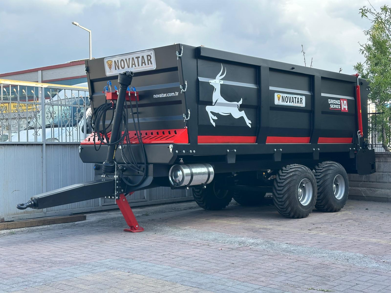 Novatar Manure Spreader Trailer 10 M3 - Máy rải phân chuồng: hình 2 Novatar Manure Spreader Trailer 10 M3 - Máy rải phân chuồng: hình 2