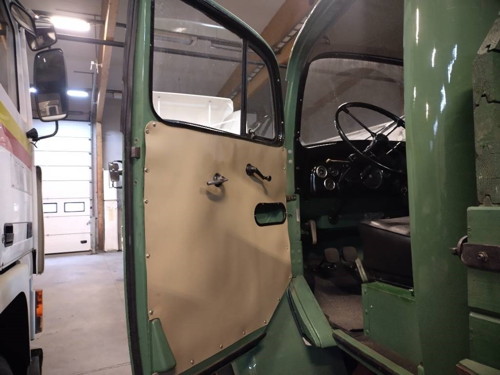Mercedes-Benz 4x4 Kippilava,museo rekisterissä - Xe ben: hình 5 Mercedes-Benz 4x4 Kippilava,museo rekisterissä - Xe ben: hình 5