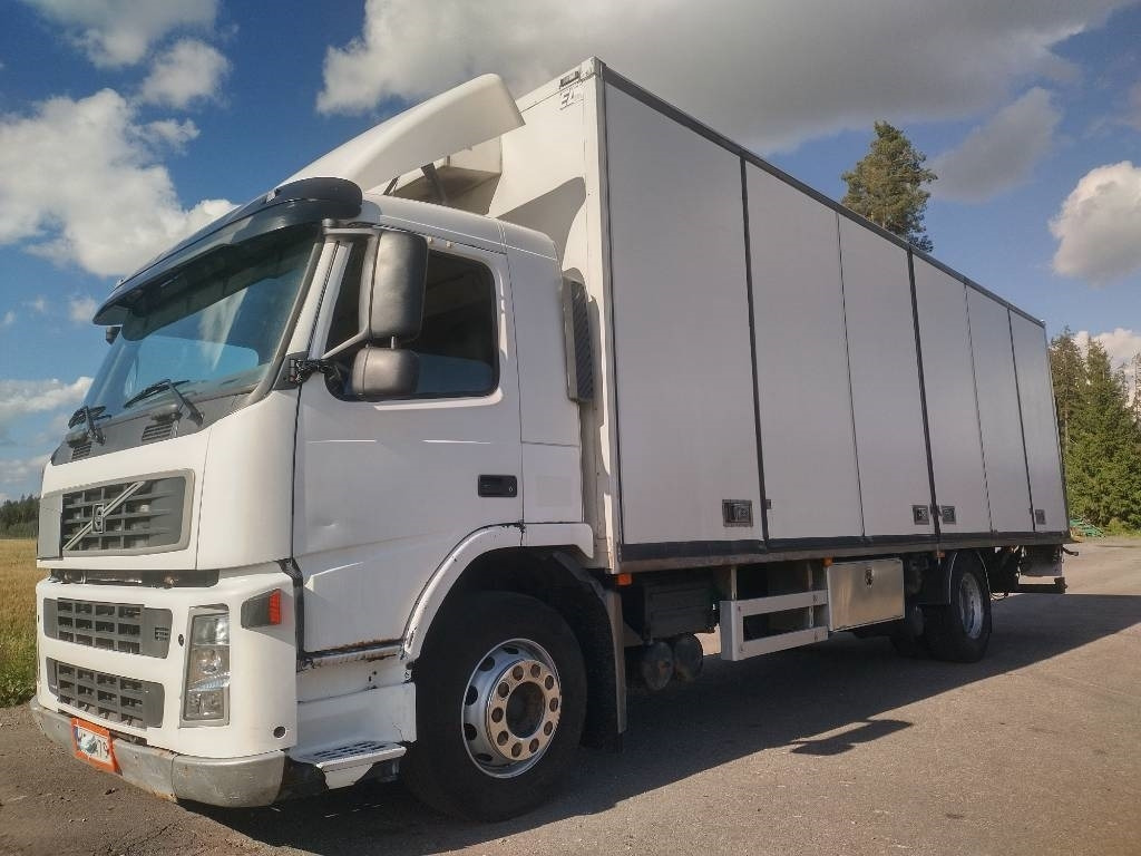 Volvo FM9 4x2 8,40m pitkä kylkiaukeava kori - Xe tải hộp: hình 1 Volvo FM9 4x2 8,40m pitkä kylkiaukeava kori - Xe tải hộp: hình 1