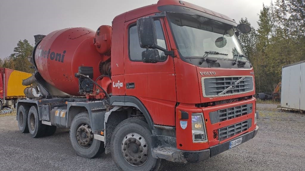 Volvo FM9 8x4 full steel,manual, mixer - Xe bồn: hình 2 Volvo FM9 8x4 full steel,manual, mixer - Xe bồn: hình 2