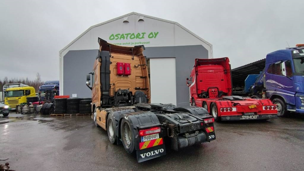 Volvo FH13 6x2 täysilmaveturi - Xe đầu kéo: hình 5 Volvo FH13 6x2 täysilmaveturi - Xe đầu kéo: hình 5